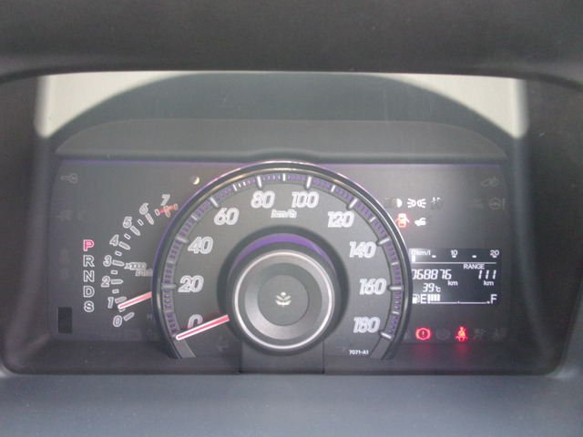 �C���t�H���[�V�����f�B�X�v���C�t�����[�^�[�p�l���B