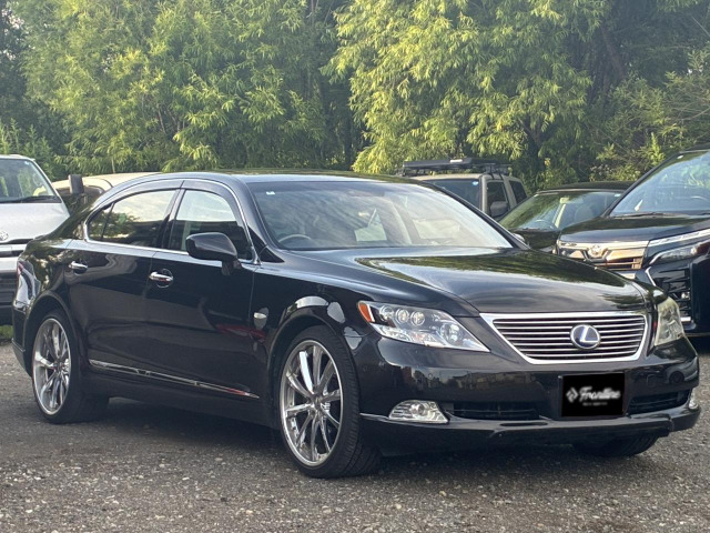 LS600hL 後席セパレートシートパッケージ 4WD