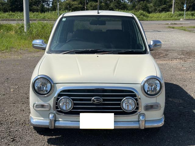 ミラジーノベース