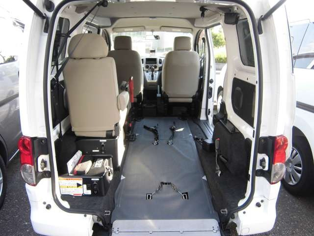 NV200バネット1.6 チェアキャブ 車いす2名仕様