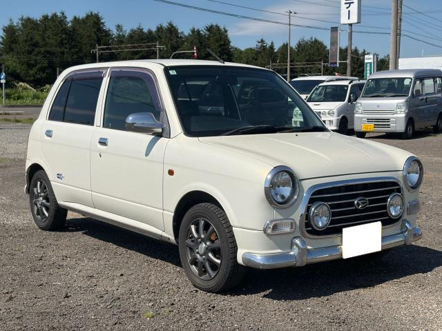ミラジーノベース