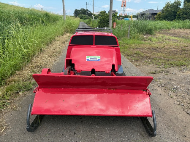 コマツ