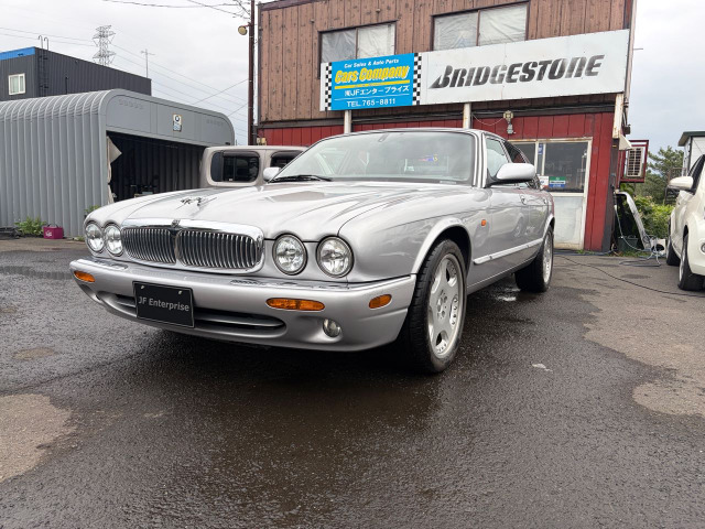 XJソブリン 4.0 V8 リミテッド