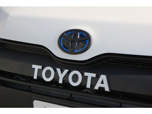 ☆輝くTOYOTAのエンブレム!トヨタのSUVといえばこれ!