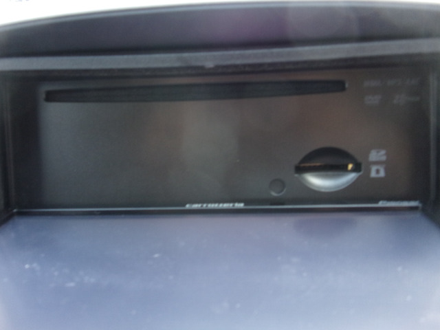 CD,DVD,SD�J�[�h�X���b�g���B