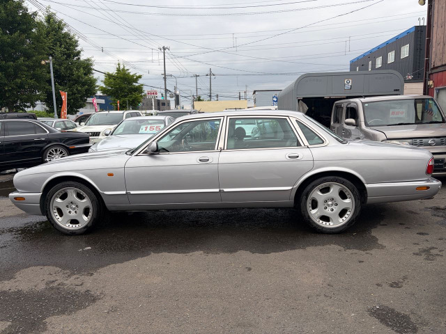 XJソブリン 4.0 V8 リミテッド