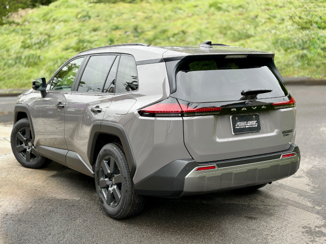 RAV42.5 アドベンチャー E-Four 4WD