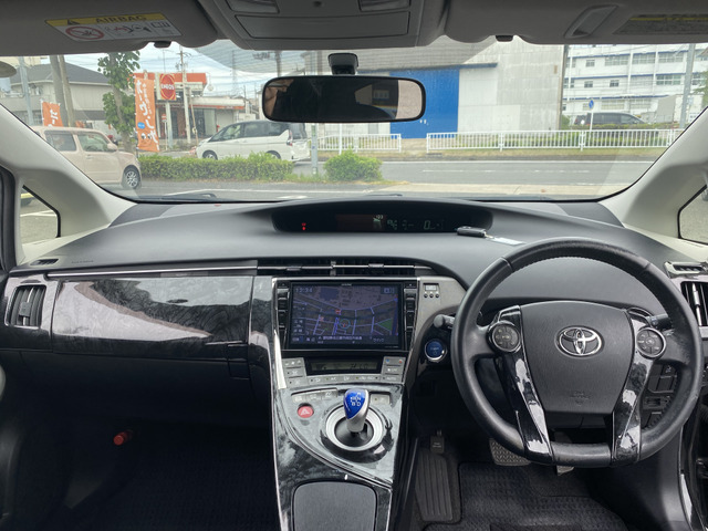 プリウス1.8 S