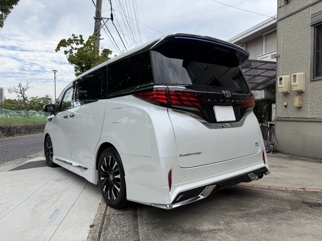 アルファードハイブリッド 2.5 エグゼクティブ ラウンジ E-Four 4WD