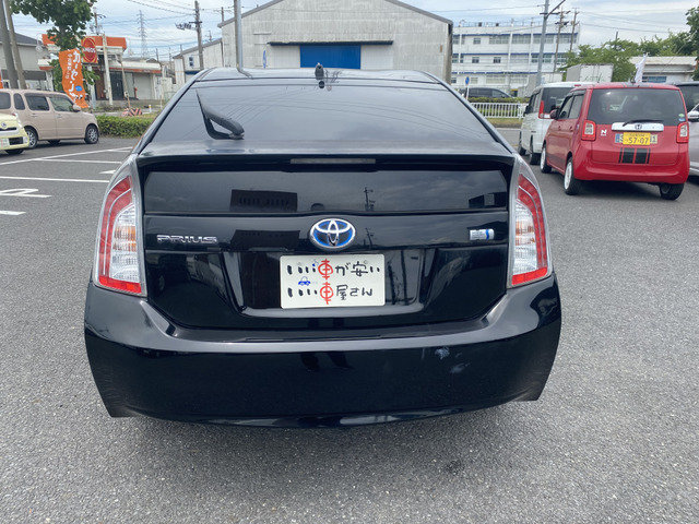 プリウス1.8 S