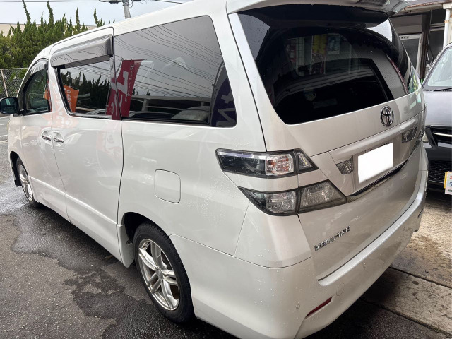 ����22�N���g���^ ���F���t�@�C�A2.4Z�A2WD�����Љ�܂��B���s����141,710km�B�㎿�ȃp�[���z���C�g�̃{�f�B�ŁA�~�j�o���Ȃ�ł͂̍L�����������͂ł��B���S�̉�����h�~���u��ABS���ځA�����ETC