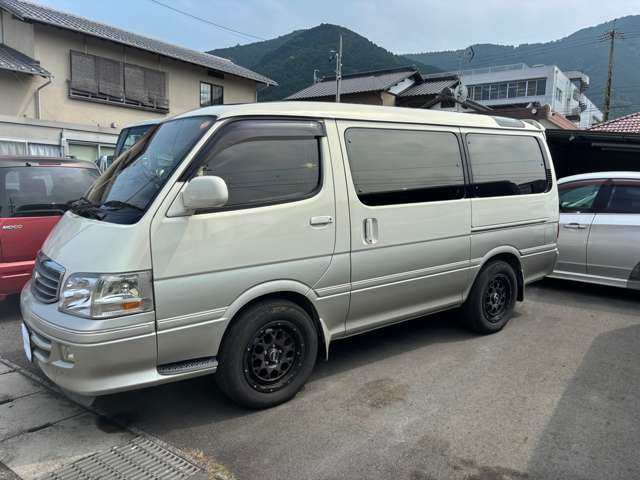 ハイエース3.0 スーパーカスタムリミテッド トリプルムーンルーフ ディーゼル
