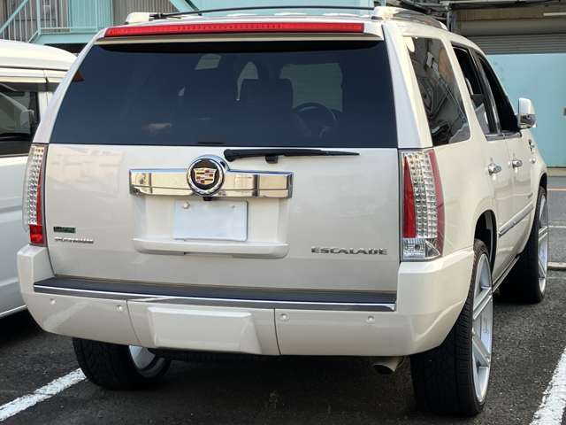 エスカレードプラチナム 4WD