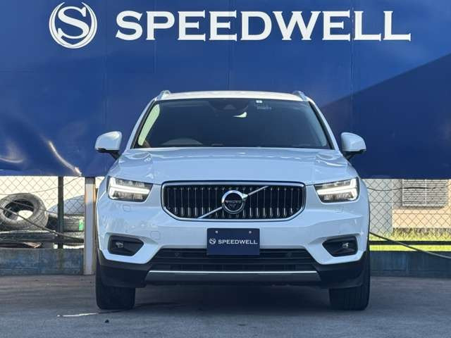 XC40B4 AWD インスクリプション 4WD