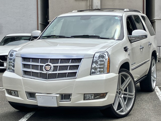 エスカレードプラチナム 4WD