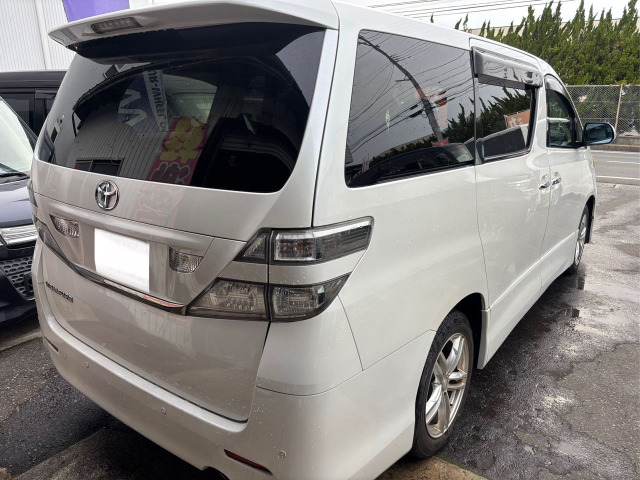 ����22�N���g���^ ���F���t�@�C�A2.4Z�A2WD�����Љ�܂��B���s����141,710km�B�㎿�ȃp�[���z���C�g�̃{�f�B�ŁA�~�j�o���Ȃ�ł͂̍L�����������͂ł��B���S�̉�����h�~���u��ABS���ځA�����ETC