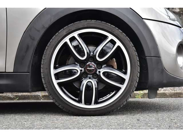 �y���Օi�����܂ށz�S�Ԃ�ΏۂɕK�v�ɉ����āA���Օi�����ꎮ�𑍊z�\�����i�Ɋ܂�ł���܂��B(�o�b�e���[�A�G���W���I�C���A�t�B���^�[�ށA���C�p�[�S���A�G�A�R���t�B���^�[�A�h���C�u�x���g�A�u���[�L�p�b�g)