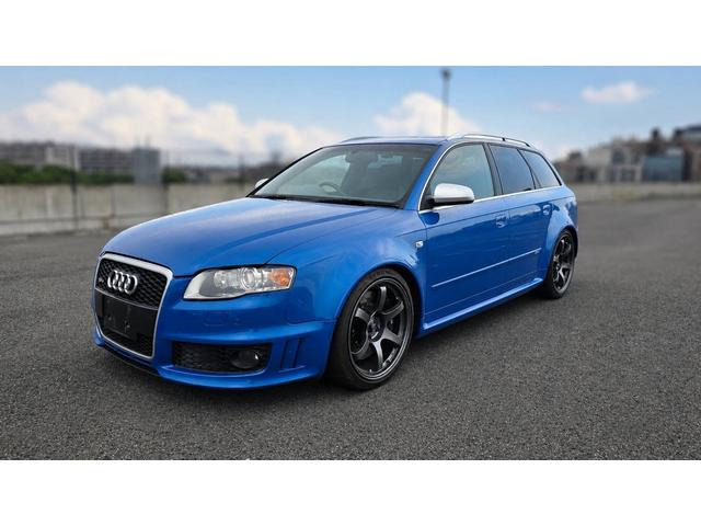 RS4�A�o���g(�A�E�f�B) 4.2 4WD�@�x�[�X�O���[�h 6MT V8 420�n�� ���Îԉ摜