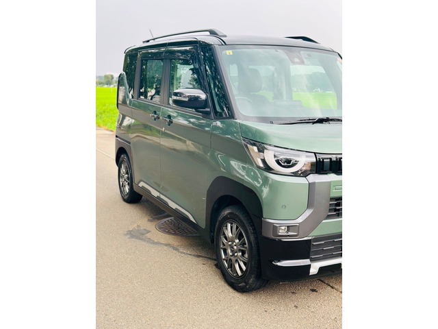 デリカミニT プレミアム 4WD
