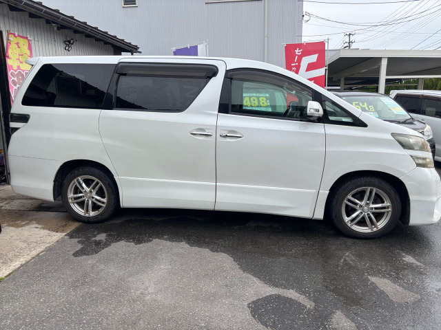 ����22�N���g���^ ���F���t�@�C�A2.4Z�A2WD�����Љ�܂��B���s����141,710km�B�㎿�ȃp�[���z���C�g�̃{�f�B�ŁA�~�j�o���Ȃ�ł͂̍L�����������͂ł��B���S�̉�����h�~���u��ABS���ځA�����ETC