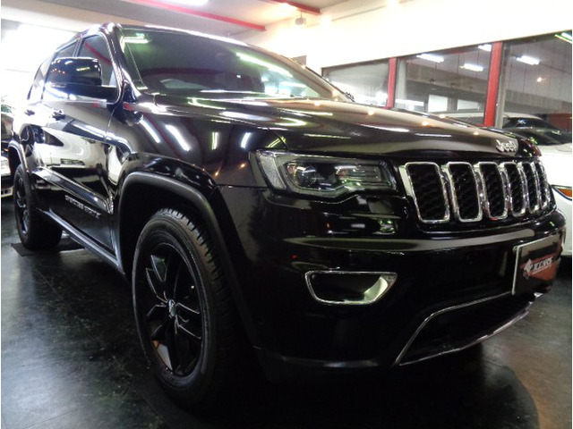 JEEP�O�����h�`�F���L�[������f�����~�e�b�h�_�C�������h�u���b�N�J���[�u���b�N�A���~&3.6V6�G���W��8��AT�p�h��S&�Z���N�g4WD�i�rTV�N���[�YC�������[���Ԃ����ɂ��܂���