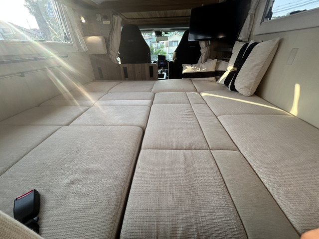 �_�C�l�b�g���ȒP�Ƀx�b�h�W�J�\�ł�!���@��190cm&times;188cm�ƂȂ��Ă���܂�!