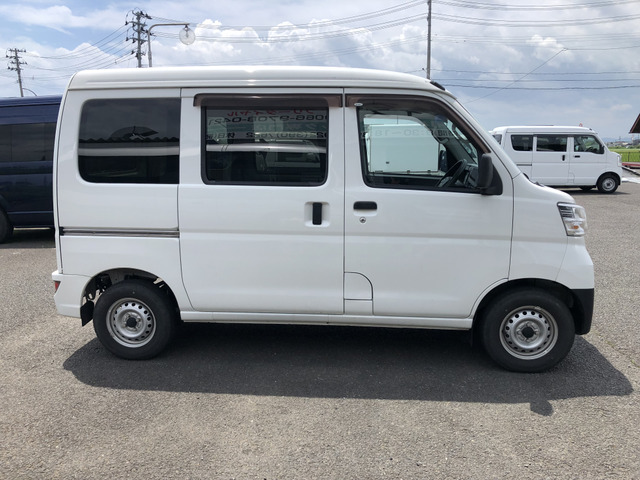 ダイハツ ハイゼットカーゴ デラックス SAIII ハイルーフ 4WD 76.2万円