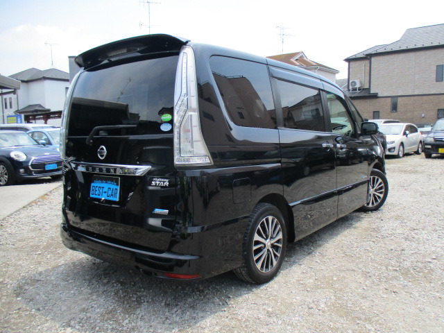 セレナ2.0 ハイウェイスター Vセレクション+Safety II S-HYBRID