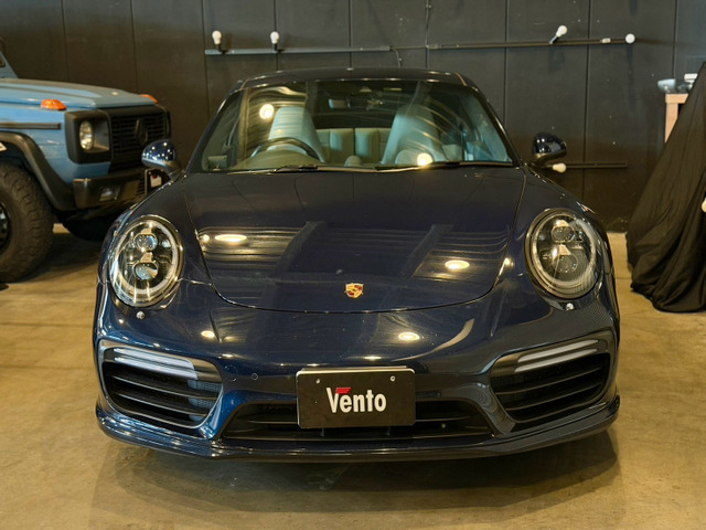 911