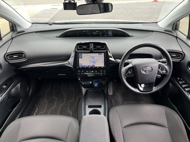 プリウス1.8 S