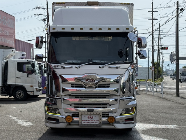 プロフィア冷凍冷蔵車