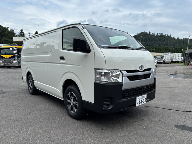 ハイエースバン