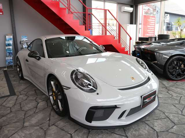 911