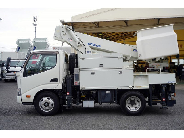 デュトロ高所作業車