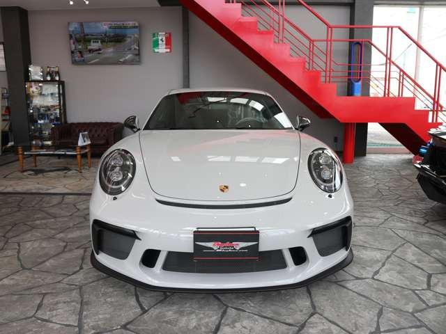 911