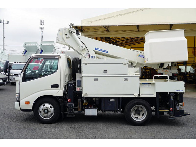 デュトロ高所作業車