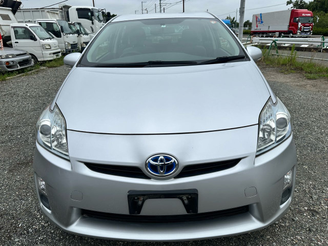プリウス1.8 L