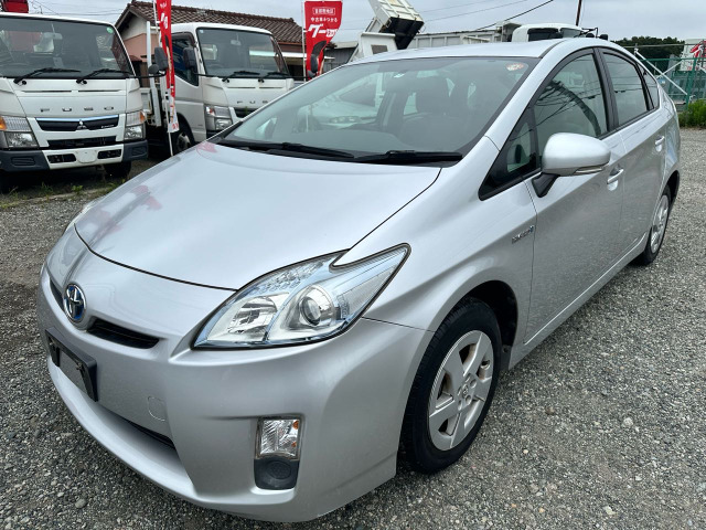 プリウス1.8 L