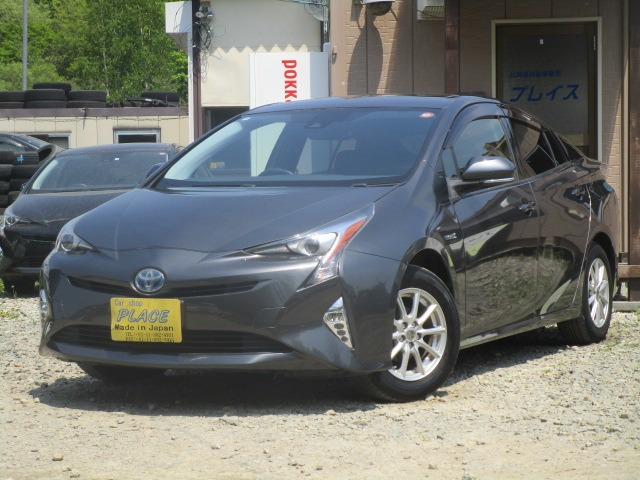 プリウス1.8 S セーフティ プラス E-Four 4WD