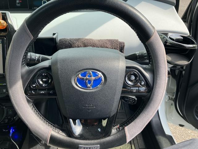 プリウス1.8 S ツーリングセレクション E-Four 4WD