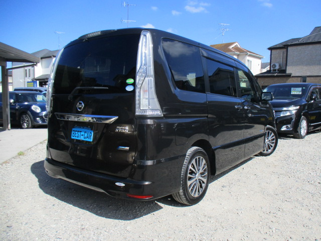セレナ2.0 ハイウェイスター S-HYBRID