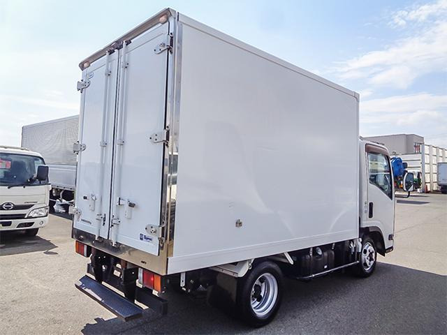 エルフ冷蔵冷凍車