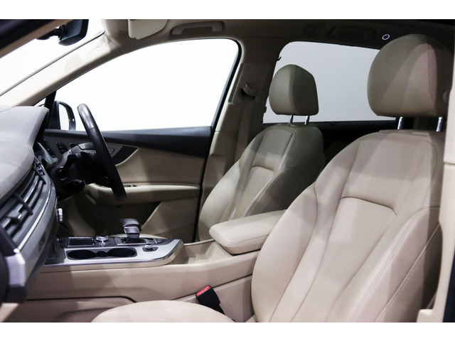 Q755 TFSI クワトロ 4WD