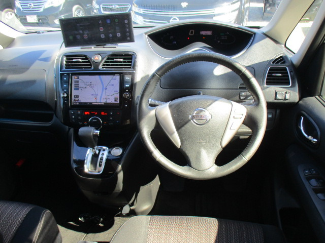 セレナ2.0 ハイウェイスター S-HYBRID