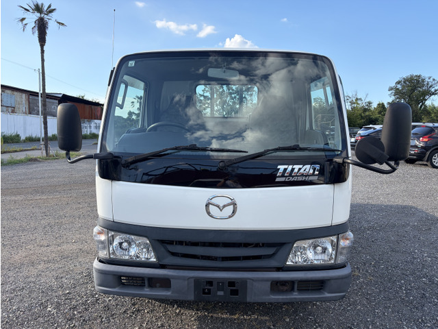 �^��:ABF-SYE6T �����@�̌^��:FE �ԗ����d��:3105Kg  �r�C��:1.99L