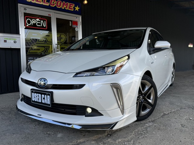プリウス1.8 S ツーリングセレクション E-Four 4WD