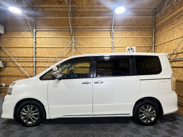 ヴォクシー2.0 ZS 煌II 4WD