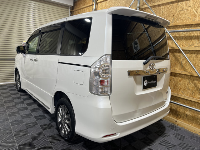 ヴォクシー2.0 ZS 煌II 4WD