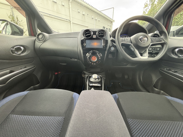 ノート1.2 e-POWER X ブラックアロー