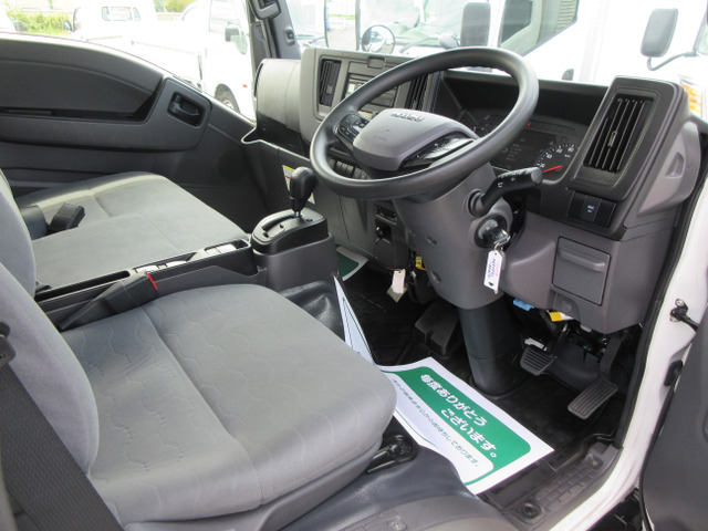 ☆内装・運転席廻りです☆